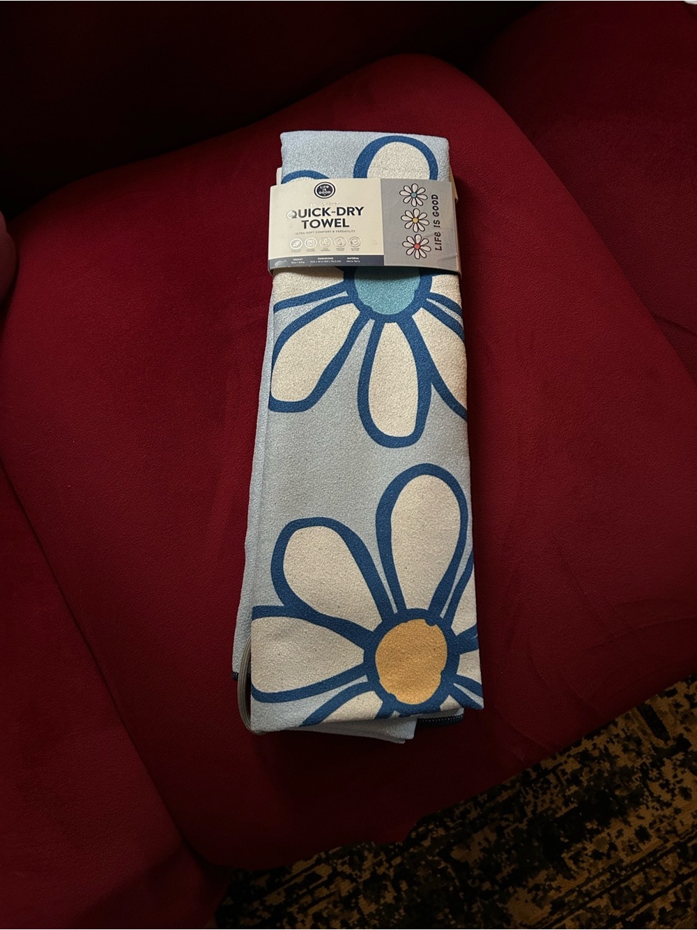 Quick-Dry Light Blue Floral Towel Life Is Good
